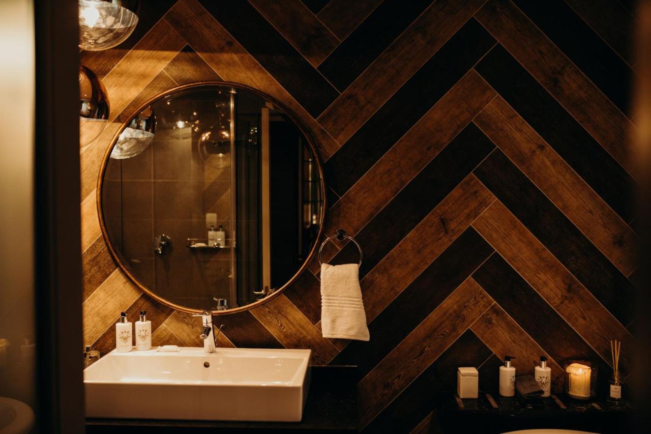 Boutique - Lion Roars & 4* Franschhoek