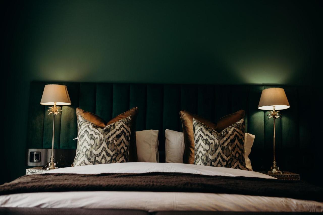 Boutique - Lion Roars & 4* Franschhoek