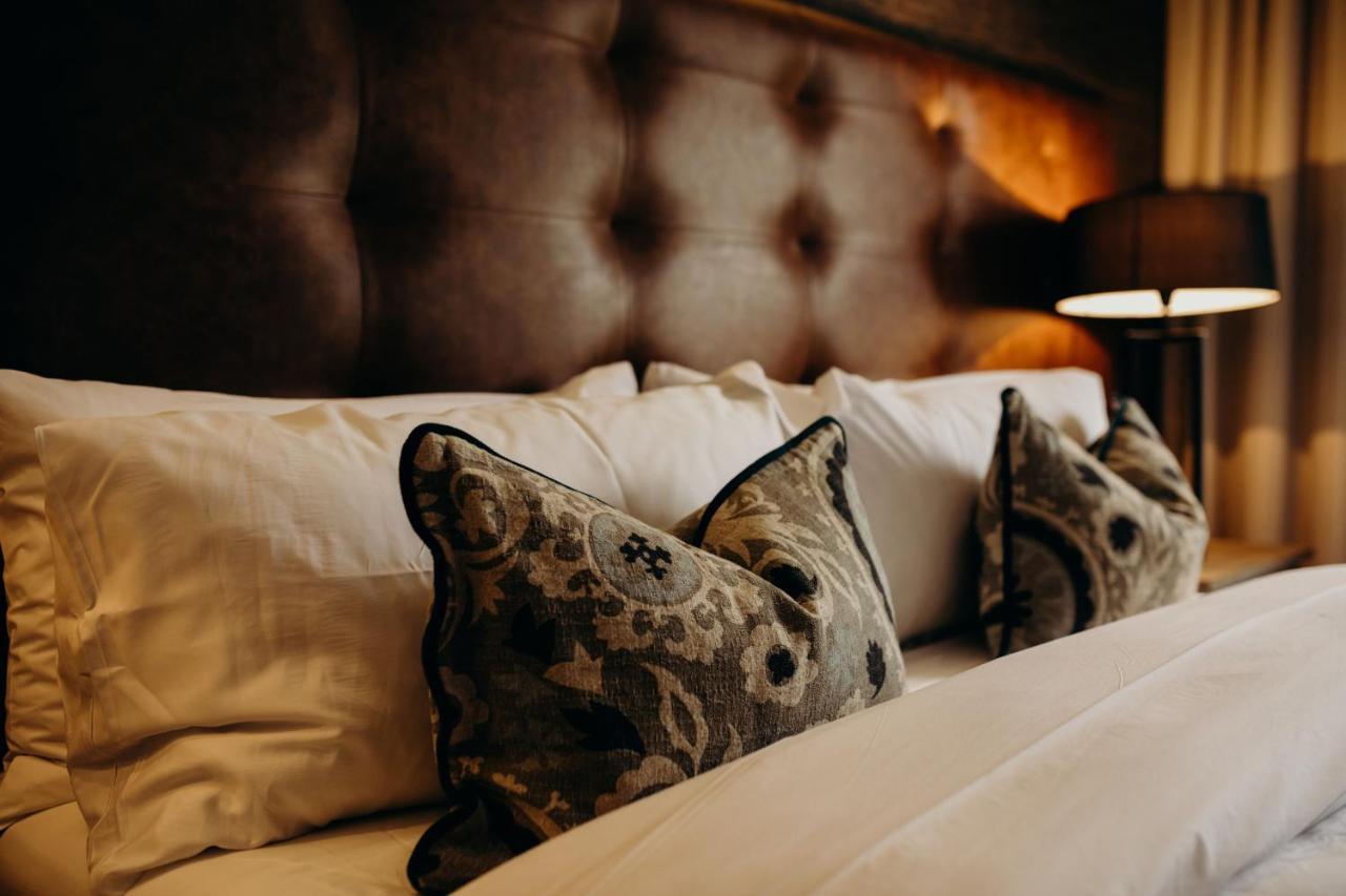 Boutique - Lion Roars & 4* Franschhoek