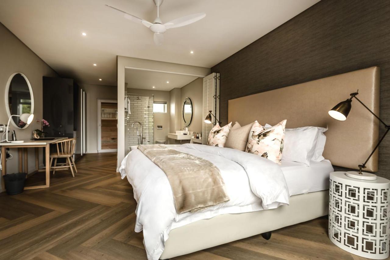 Boutique - Lion Roars & Hotel