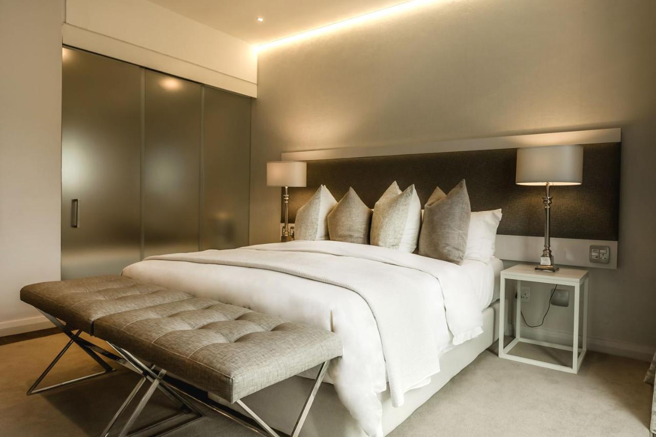 Boutique - Lion Roars & Hotel
